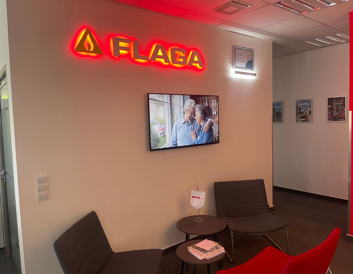 Flaga new office